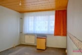 Schlafzimmer - Westausrichtung - 3 Zimmer, Balkon & Stellplatz – Alles da!