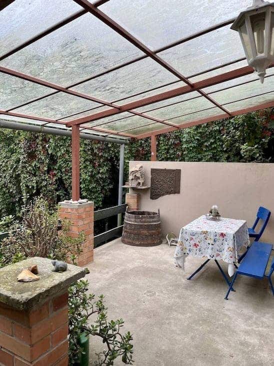 Terrasse mit Blick zum Flussc